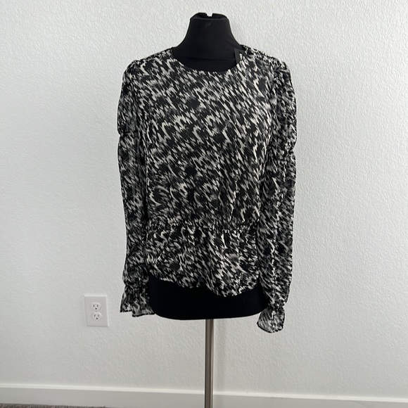 NWT Black/ Gray Longsleeve Peplum - Picture 1 of 3